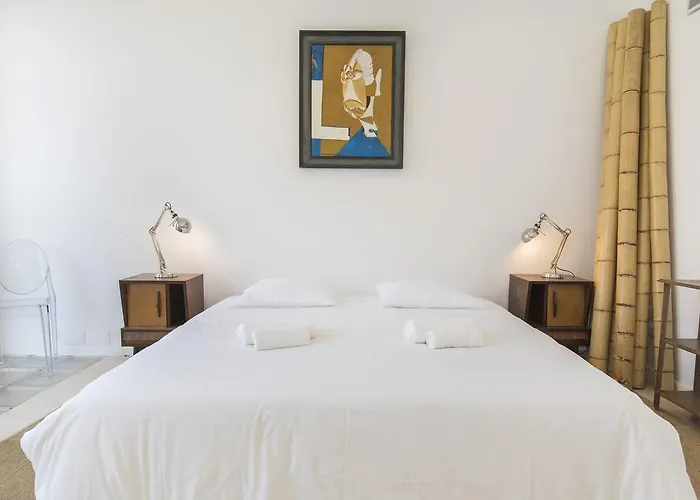 Lovelystay - Artsy Real Apartment *