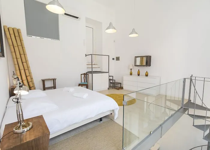 Lovelystay - Artsy Real Apartment *