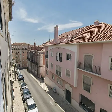 Lovelystay - Artsy Real Daire *