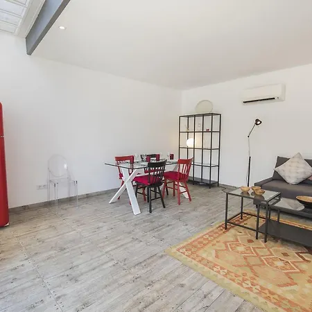 Apartmán Lovelystay - Artsy Real